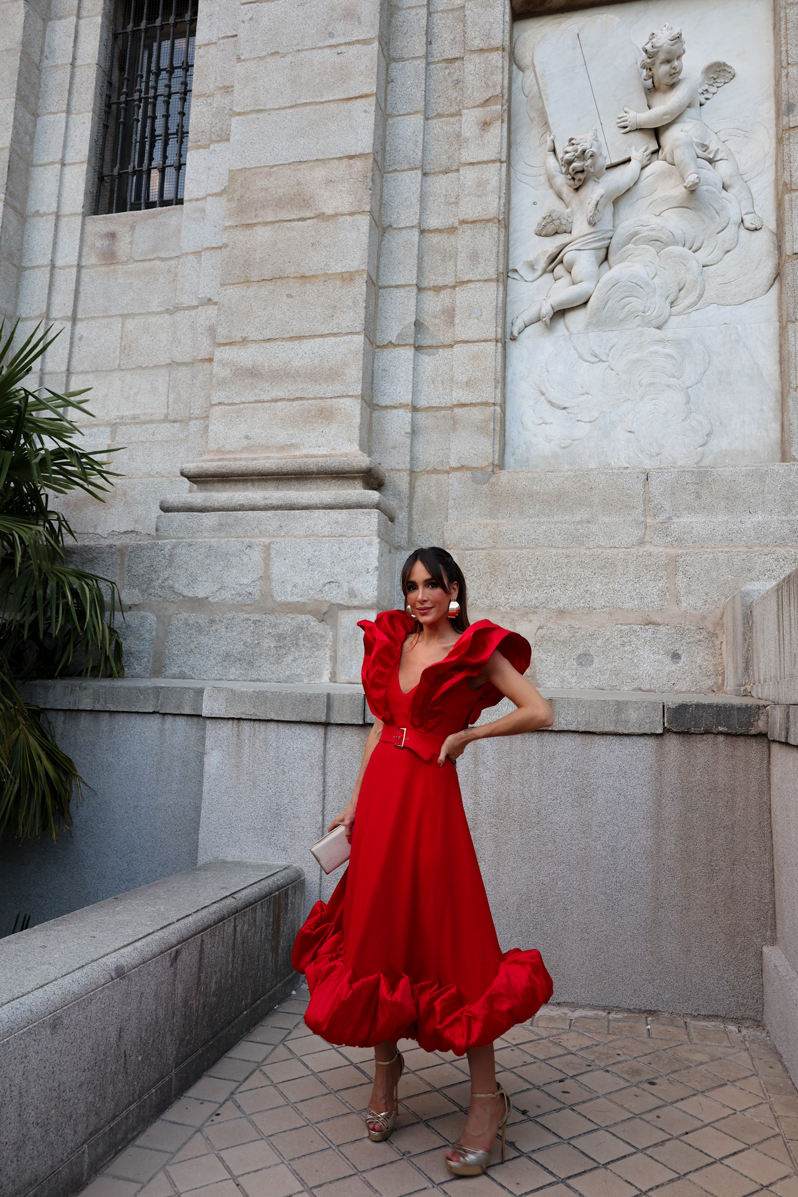 mil millones blanco como la nieve mi Vestido Valentina Rojo – Rocío Osorno